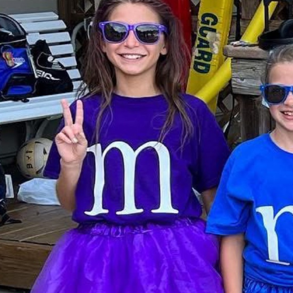 M&M any color & any size. Message @ anakm10 at g-mail with the size and color.